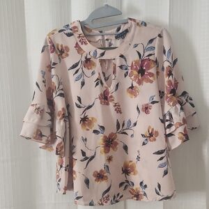 Kirious Sz Small.pink Floral Top. Casual.Business.